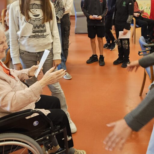 Venerdi 2 ottobre: visita di una classe della scuola Media Fogazzaro per la Festa dei Nonni